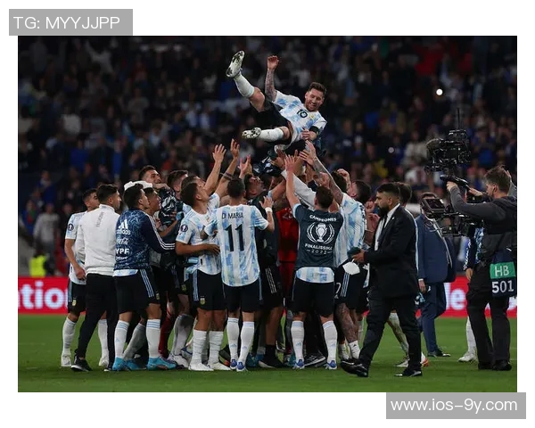 泰国队换人出现意外情况裁判与中国队共同调解纷争 泰国队换人出现意外情况裁判与中国队共同调解纷争