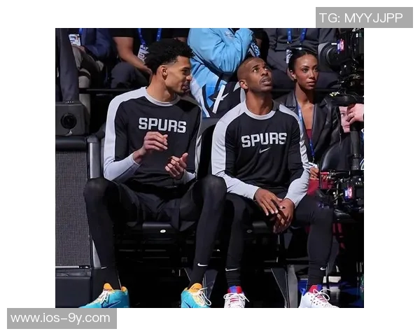 保罗适应快船角色变化努力实现生活与篮球的完美平衡